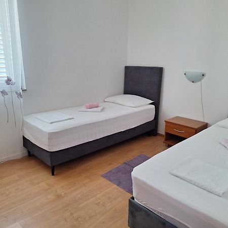 Apartments Vodopija 300M To The Beach 스베티필립아이자코브 외부 사진